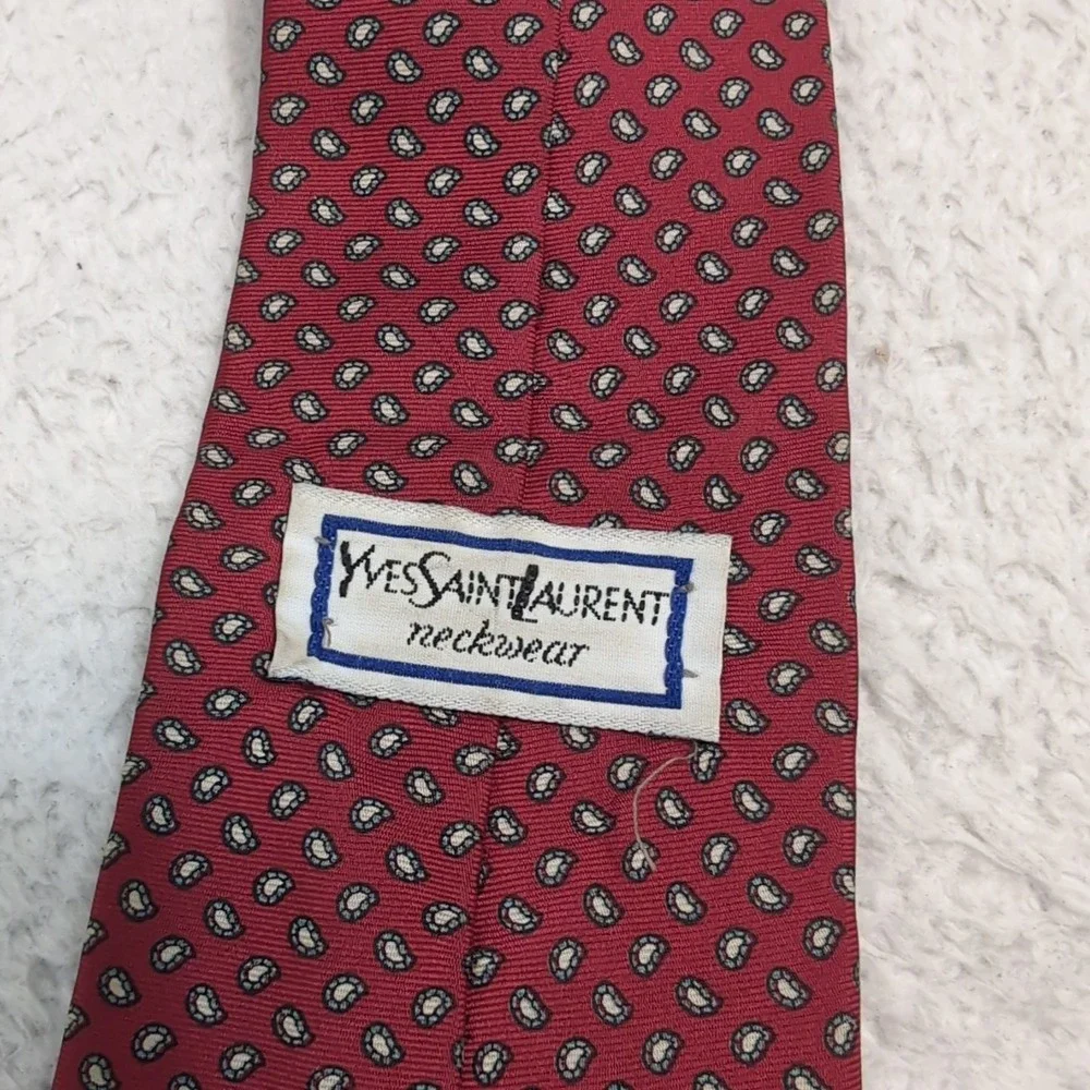Yves Saint Laurent YSL Tie Red Mini Paisley Print 100% Silk USA Stain‎